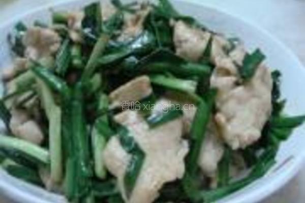 韭菜炒鸡胸脯肉的做法图解5
