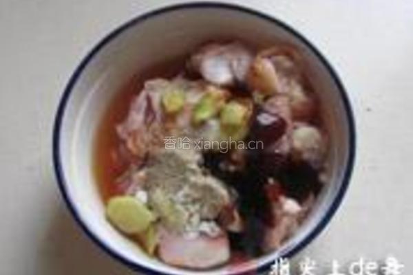 虫草花蒸滑鸡的做法图解1
