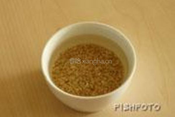 玫瑰红豆大枣糙米粥的做法图解1