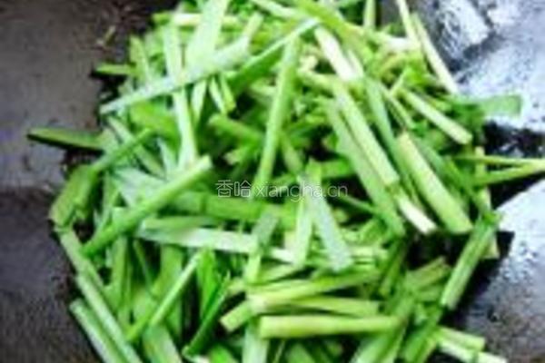 桃仁炒韭菜的做法图解4