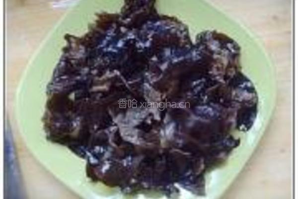 姜汁木耳的做法图解2