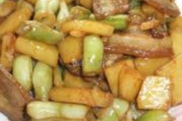 五花肉烧土豆芸豆的做法图解11