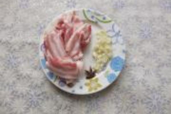 五花肉烧土豆芸豆的做法图解3