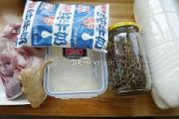 马齿苋干猪肉包的做法图解1