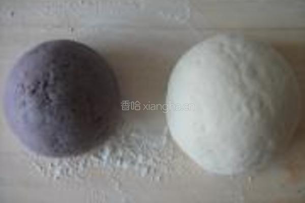 紫米面花卷的做法图解1