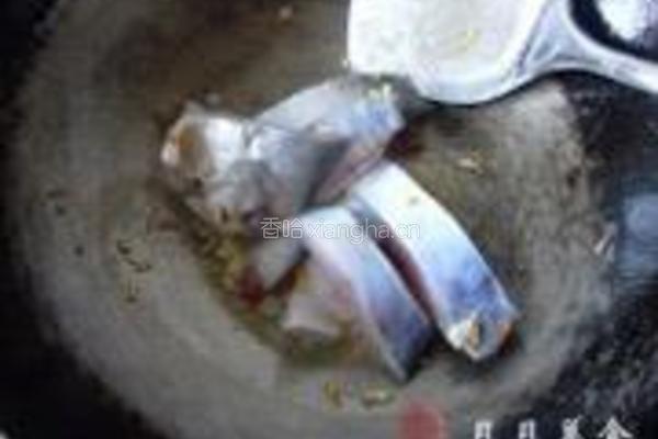 鲳鱼粉丝汤的做法图解4