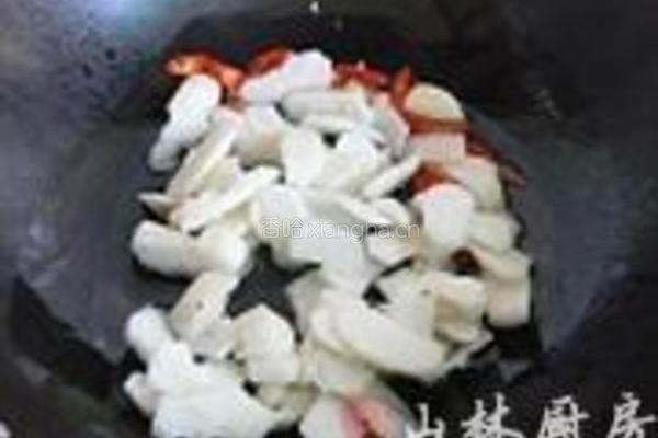 荸荠炒黑木耳的做法图解4