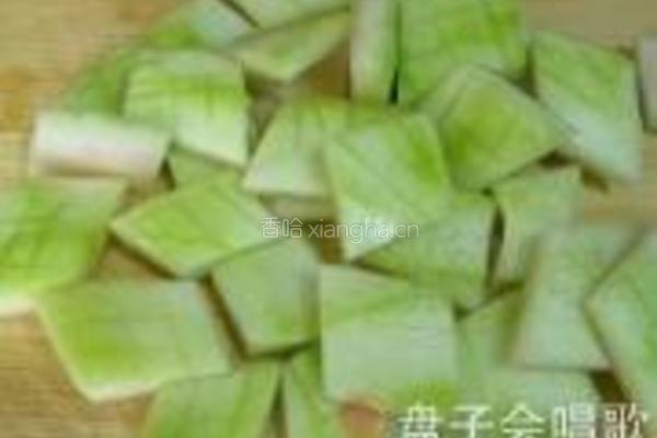 西瓜皮红烧排骨的做法图解3