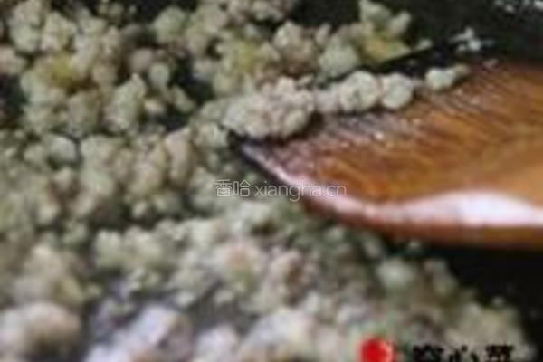 腊肠糯米香饭的做法图解1