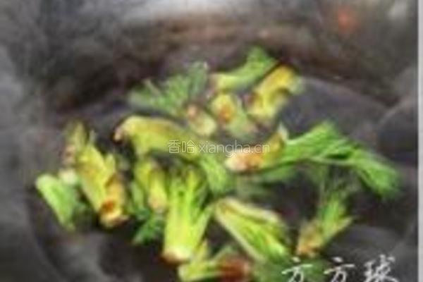刺老芽炒鸡蛋的做法图解3