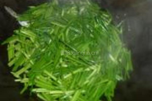 韭菜花炒剥皮鱼的做法图解4