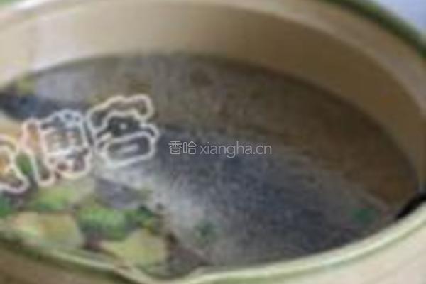 沙锅鲫鱼蚕豆汤的做法图解4