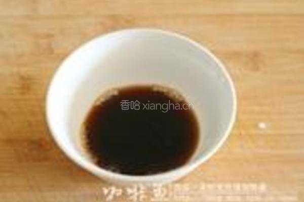茄汁松仁鸡丁的做法图解2