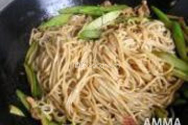 芦笋肉丝炒面的做法图解8