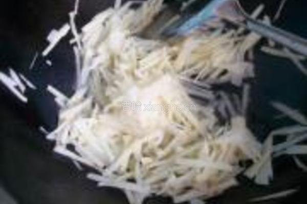 糖醋藕丝的做法图解3
