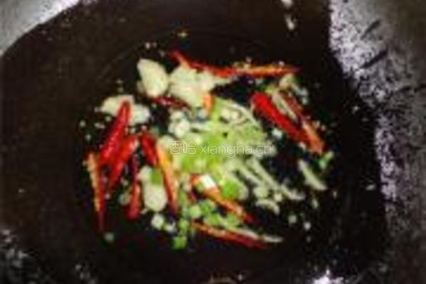 青椒炒小豆饼的做法图解4