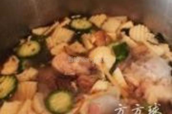 大骨蘑菇丝瓜汤的做法图解6