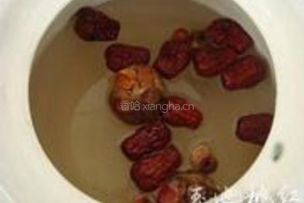 罗汉果莲藕甜汤的做法图解2