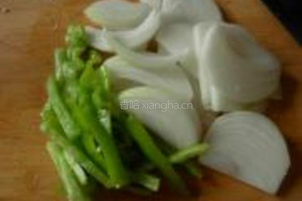 孜然牛肉条的做法图解2