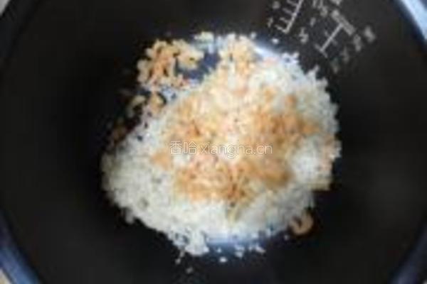 竽头芹菜海米粥的做法图解3
