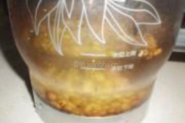 核桃花生豆浆的做法图解3
