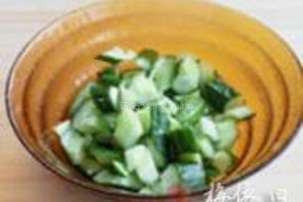老油条拌黄瓜的做法图解4
