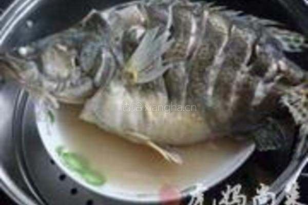 蒜香鲫花鱼的做法图解6