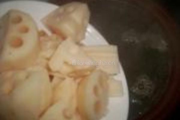 当归莲藕骨头汤的做法图解5