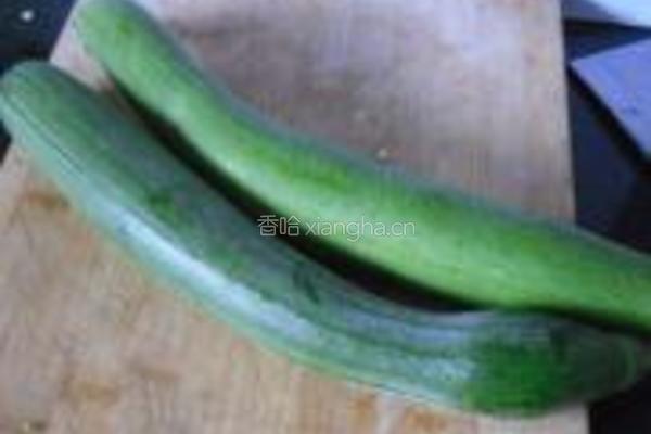 红烧丝瓜的做法图解1