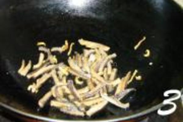 豆鼓青椒炒鱼干的做法图解3