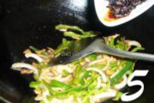 豆鼓青椒炒鱼干的做法图解5