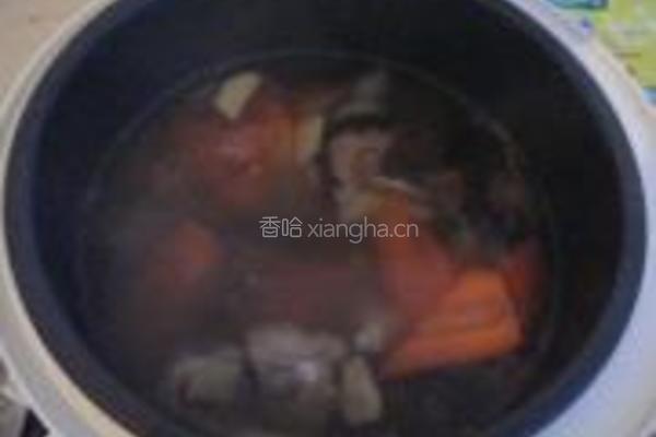 茭白红萝卜炖排骨的做法图解6