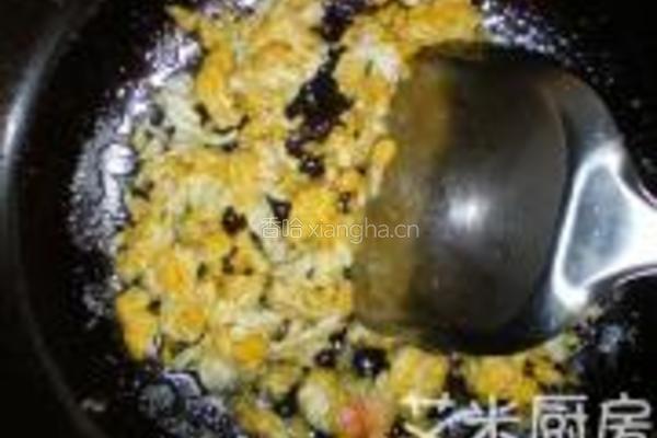照烧鱿鱼酿咖哩炒饭的做法图解4