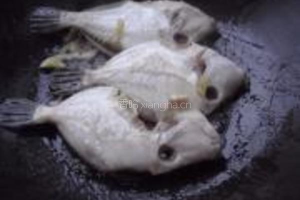 清煮剥皮鱼的做法图解5