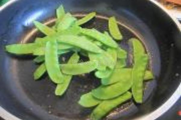 虾米炒荷豆的做法图解3