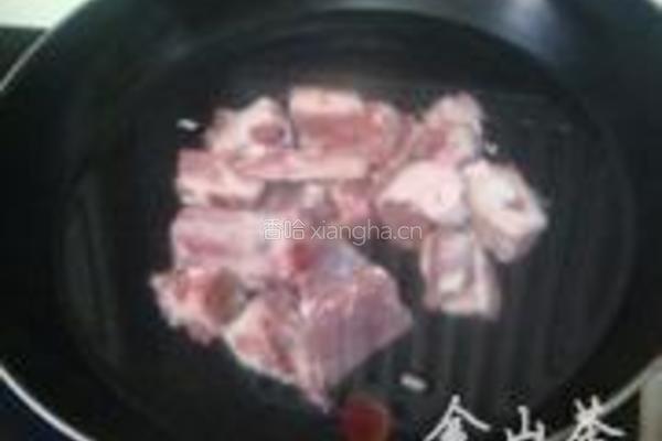 青木瓜烧排骨的做法图解1