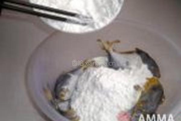 干炸小鲳鱼的做法图解3