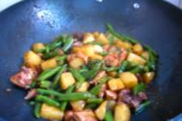 土豆四季豆烧鸡腿的做法图解10