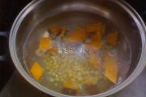 南瓜玉米粥的做法图解3