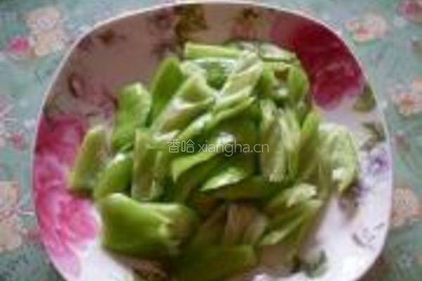 菜花烧鸡翅的做法图解2