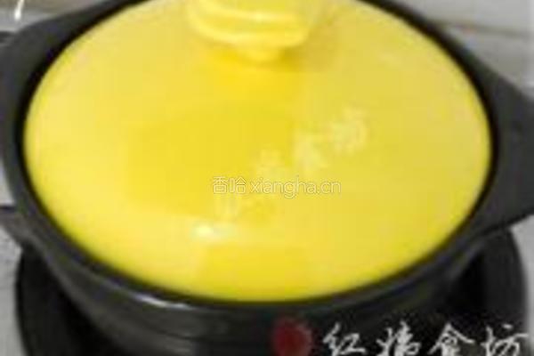蛋黄小米粥的做法图解1