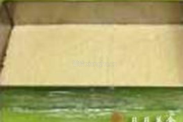 酸奶树莓慕斯蛋糕的做法图解2