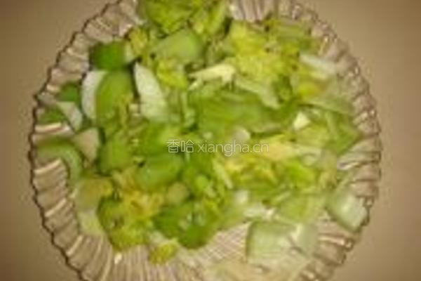 芹菜杂炒的做法图解1