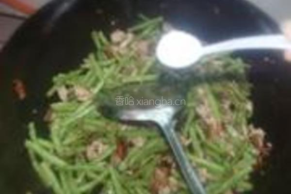 豇豆角炒肉末的做法图解6