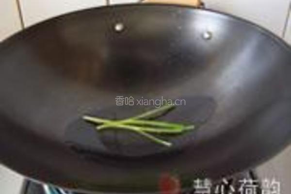 双色南瓜炒白果的做法图解2
