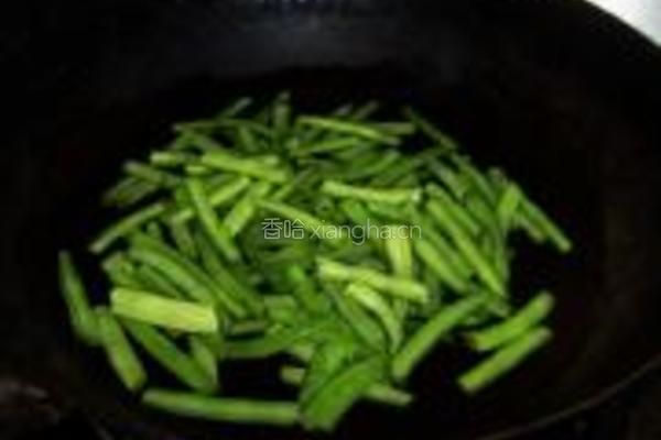 酱焖肉片扁豆的做法图解3