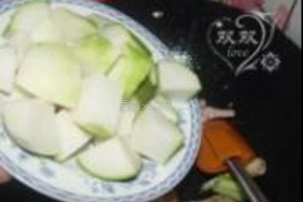 玉米炖鸡爪的做法图解7