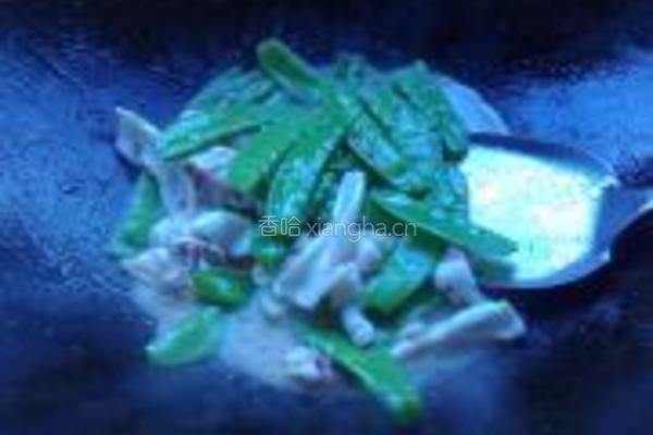 鲜鱿炒荷兰豆的做法图解5