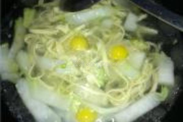 白菜千张鹌鹑蛋汤的做法图解4