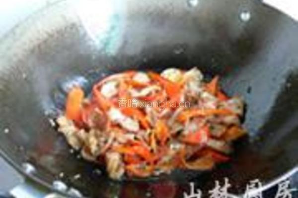 红椒炒肉or肉炒红椒的做法图解5
